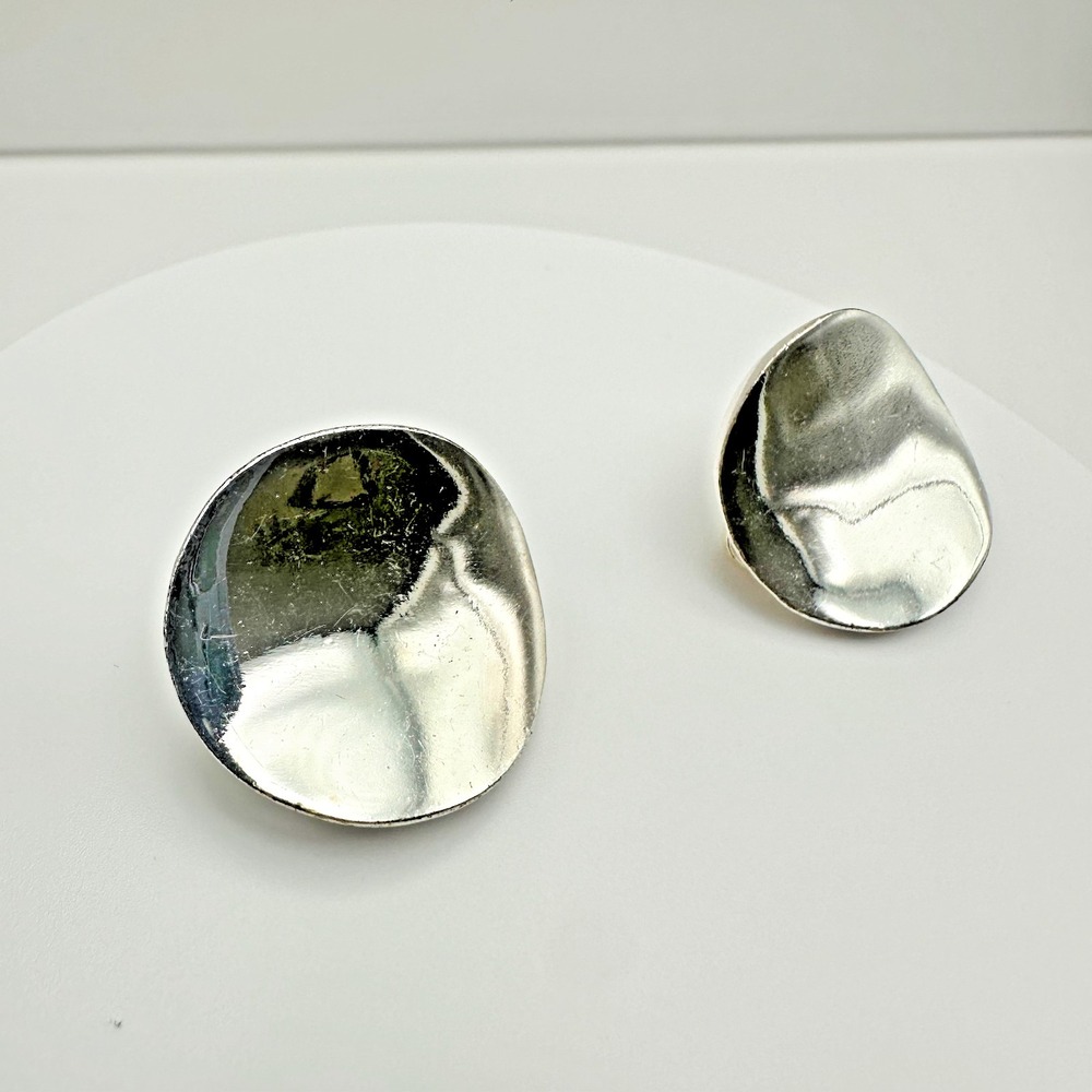 Vintage Avon Clip-On Dome Earrings Silver Tone Y2K 90s 80s Women's Jewelry